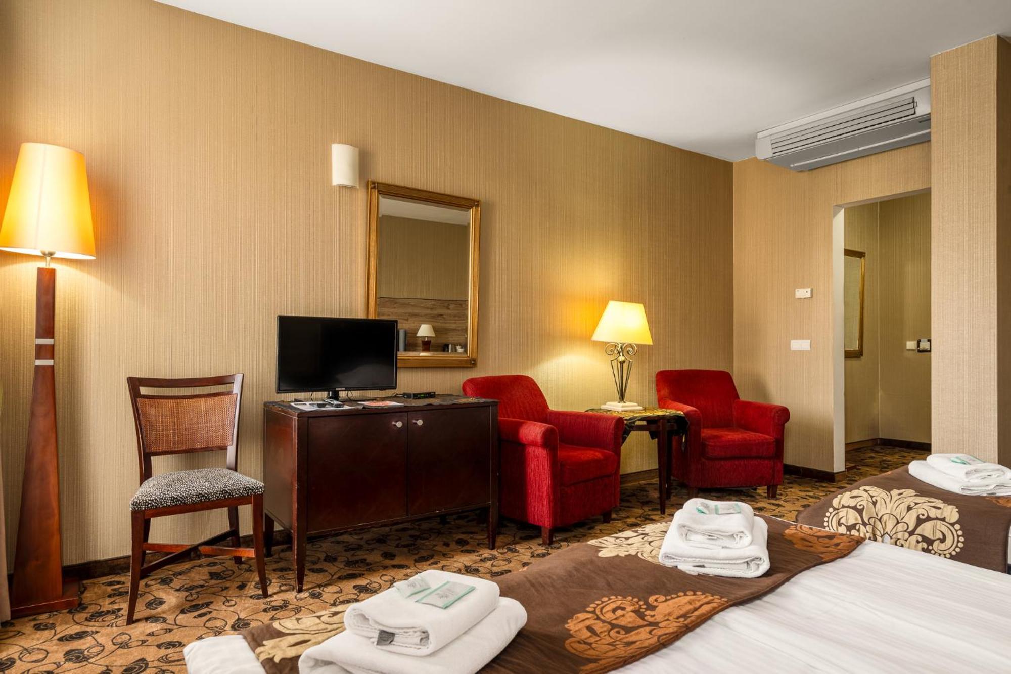 Great Polonia Krakow Kazimierz Aparthotel Exterior photo